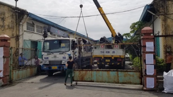 突發！製鞋大廠被迫“停工、退地（dì）”，1000名員工慘遭解雇！